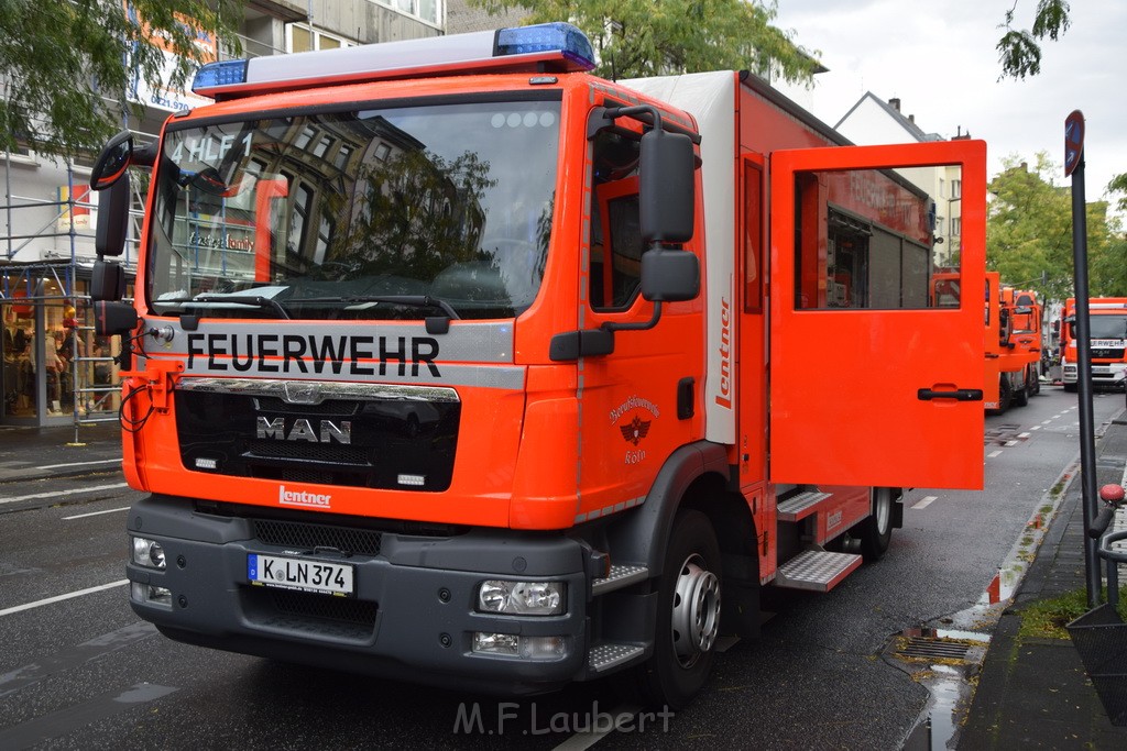 Feuer 2 Koeln Nippes Neusserstr P162.JPG - Miklos Laubert